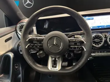 MERCEDES-BENZ CLA 35 AMG 4M NIGHT AERO PANO DISTRONIC KAMERA