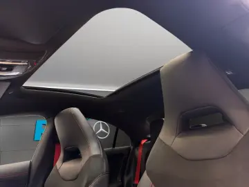 MERCEDES-BENZ CLA 35 AMG 4M NIGHT AERO PANO DISTRONIC KAMERA