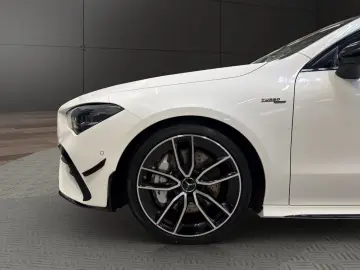 MERCEDES-BENZ CLA 35 AMG 4M NIGHT AERO PANO DISTRONIC KAMERA