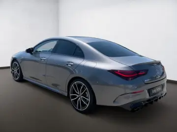 MERCEDES-BENZ AMG CLA 35 4M Coupé PANO BURMESTER AMG…