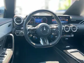 MERCEDES-BENZ AMG CLA 35 4M Coupé PANO BURMESTER AMG…