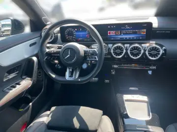 MERCEDES-BENZ AMG CLA 35 4M Coupé PANO BURMESTER AMG…