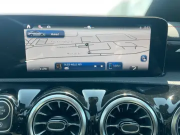 MERCEDES-BENZ AMG CLA 35 4M Coupé PANO BURMESTER AMG…