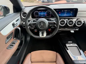 MERCEDES-BENZ CLA 45 S AMG Pano Burm Memory Distr HUD 360