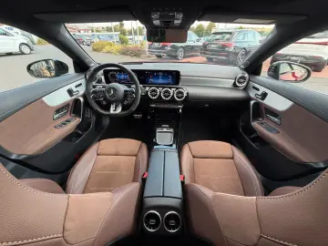 MERCEDES-BENZ CLA 45 S AMG Pano Burm Memory Distr HUD 360