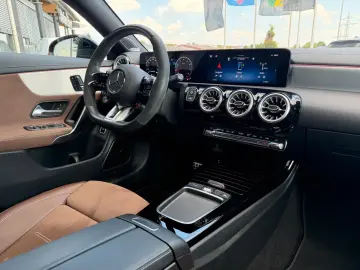 MERCEDES-BENZ CLA 45 S AMG Pano Burm Memory Distr HUD 360