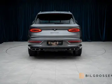 BENTLEY Bentayga 4.0 V8 First Edition Mulliner Blackline