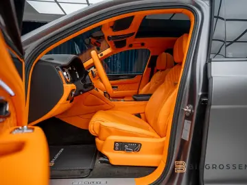 BENTLEY Bentayga 4.0 V8 First Edition Mulliner Blackline