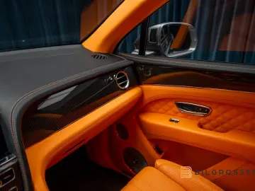 BENTLEY Bentayga 4.0 V8 First Edition Mulliner Blackline