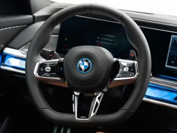 BMW 760 e M xDrive
