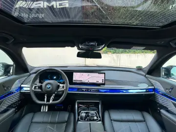 BMW i7 M70 xDrive PANO-SKY B&W Fond-TV Executive