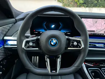 BMW i7 M70 xDrive PANO-SKY B&W Fond-TV Executive