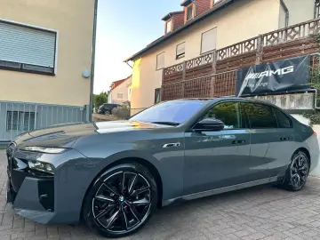 BMW i7 M70 xDrive PANO-SKY B&W Fond-TV Executive