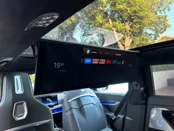 BMW i7 M70 xDrive PANO-SKY B&W Fond-TV Executive