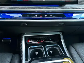 BMW i7 M70 xDrive PANO-SKY B&W Fond-TV Executive