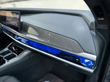 BMW i7 M70 xDrive PANO-SKY B&W Fond-TV Executive