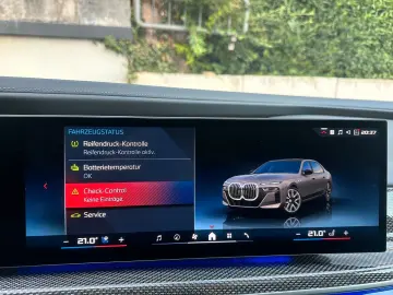 BMW i7 M70 xDrive PANO-SKY B&W Fond-TV Executive