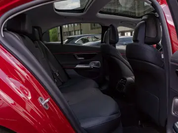 MERCEDES-BENZ E 300 e Exclusive DIGITAL 360 Pano HUD AHK 360