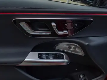 MERCEDES-BENZ E 300 e Exclusive DIGITAL 360 Pano HUD AHK 360