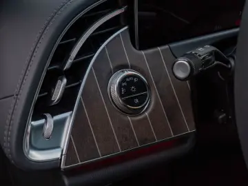MERCEDES-BENZ E 300 e Exclusive DIGITAL 360 Pano HUD AHK 360