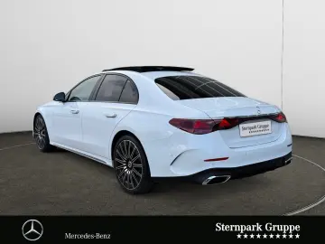 MERCEDES-BENZ E 220 d AMG Distro Pano Night SUPER 36…