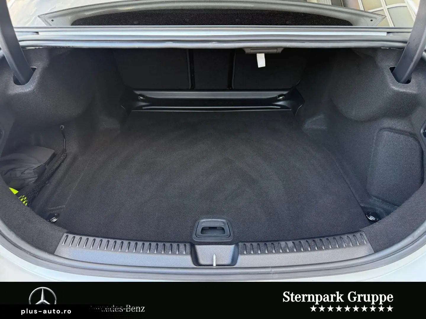 MERCEDES-BENZ E 220 d AMG Distro Pano Night SUPER 36&hellip;
