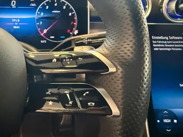 MERCEDES-BENZ CLE 200 Coupé AMG PANO MEMORY HuD 360 …