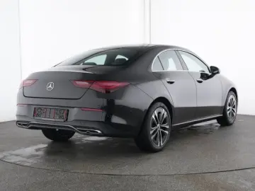 MERCEDES-BENZ CLA 180 Coupé Progressive Advance Pano…