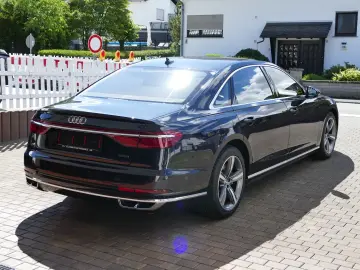 AUDI A8 L 60 TFSI 4.0 V8 quattro   Standhzg TV Matrix