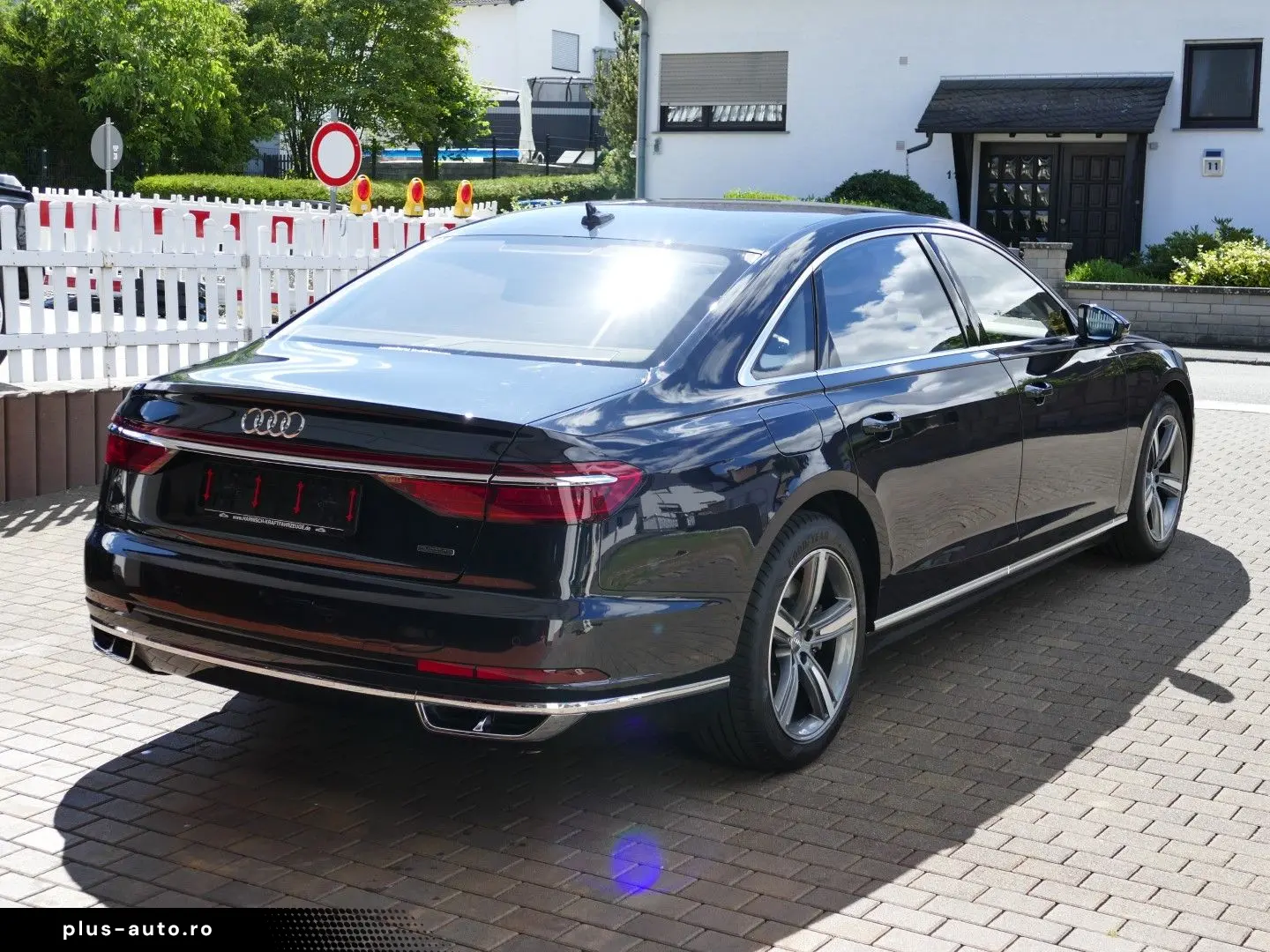 AUDI A8 L 60 TFSI 4.0 V8 quattro   Standhzg TV Matrix