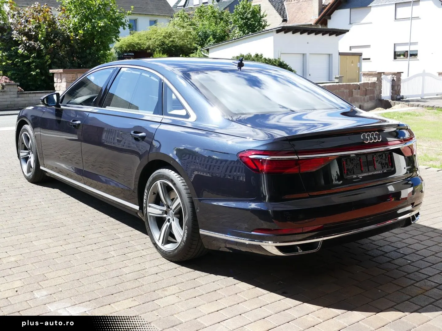 AUDI A8 L 60 TFSI 4.0 V8 quattro   Standhzg TV Matrix
