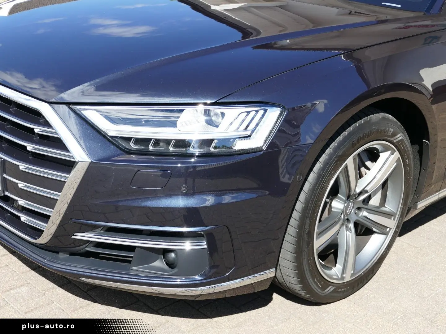 AUDI A8 L 60 TFSI 4.0 V8 quattro   Standhzg TV Matrix