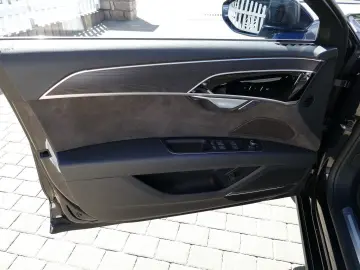 AUDI A8 L 60 TFSI 4.0 V8 quattro   Standhzg TV Matrix