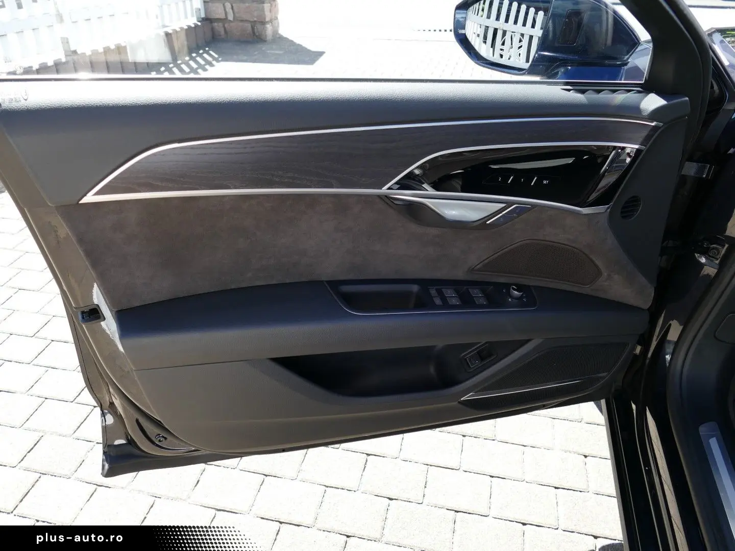 AUDI A8 L 60 TFSI 4.0 V8 quattro   Standhzg TV Matrix