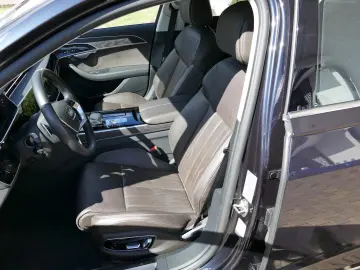 AUDI A8 L 60 TFSI 4.0 V8 quattro   Standhzg TV Matrix
