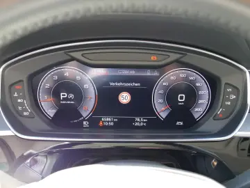AUDI A8 L 60 TFSI 4.0 V8 quattro   Standhzg TV Matrix