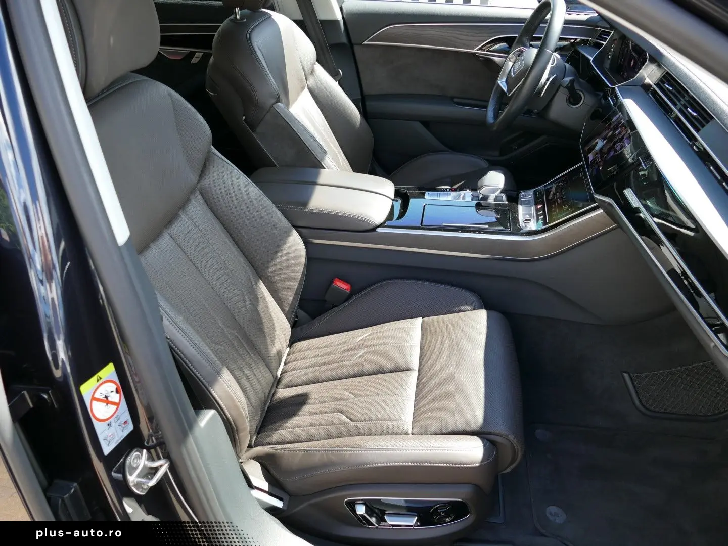 AUDI A8 L 60 TFSI 4.0 V8 quattro   Standhzg TV Matrix