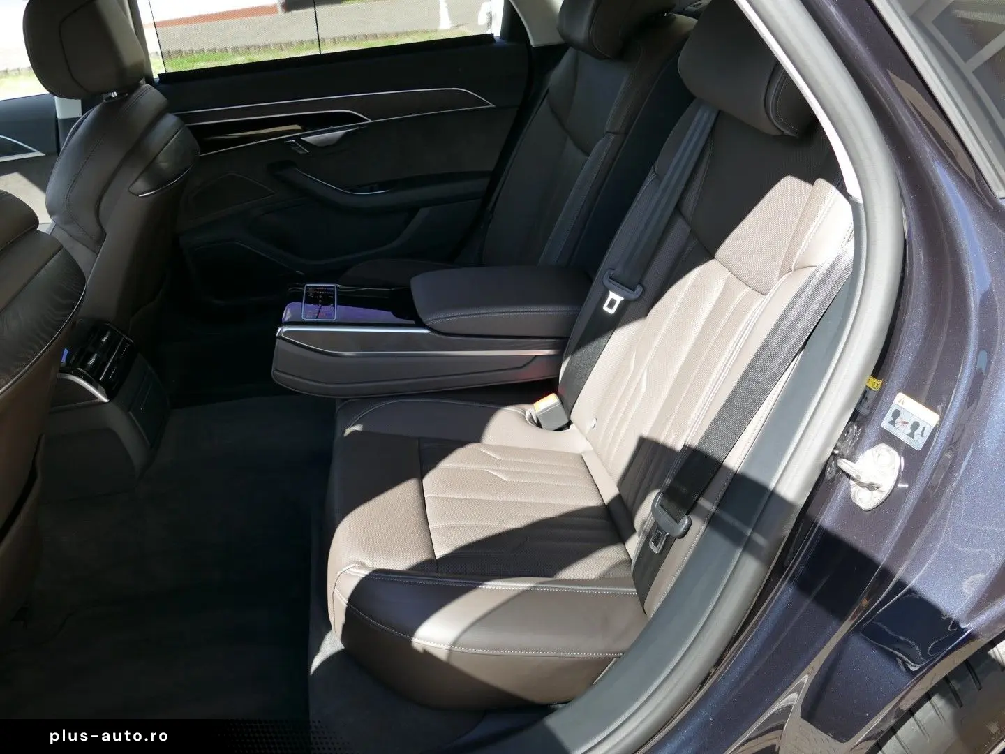 AUDI A8 L 60 TFSI 4.0 V8 quattro   Standhzg TV Matrix