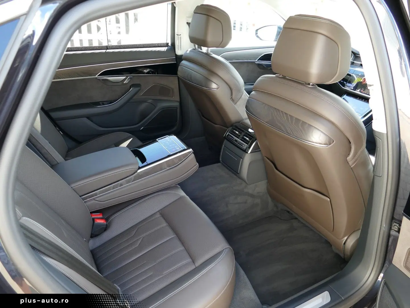 AUDI A8 L 60 TFSI 4.0 V8 quattro   Standhzg TV Matrix