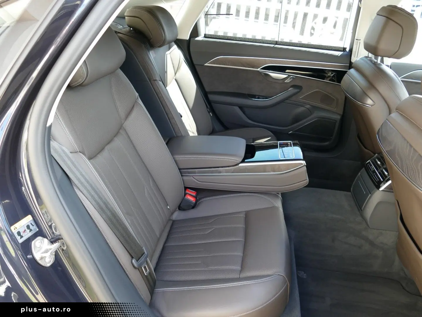 AUDI A8 L 60 TFSI 4.0 V8 quattro   Standhzg TV Matrix