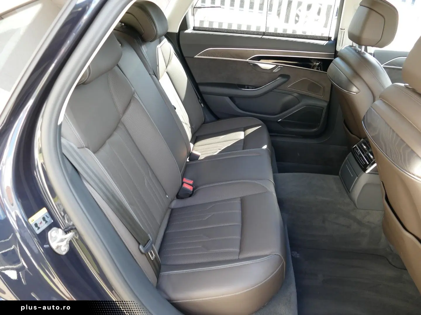 AUDI A8 L 60 TFSI 4.0 V8 quattro   Standhzg TV Matrix