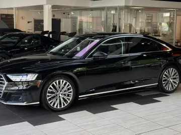AUDI A8 60 TDI qu Sporpaket Pano HuD B&O StHzg