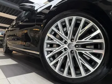 AUDI A8 60 TDI qu Sporpaket Pano HuD B&O StHzg