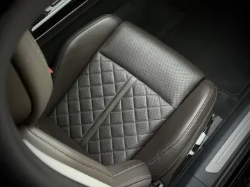AUDI A8 60 TDI qu Sporpaket Pano HuD B&O StHzg