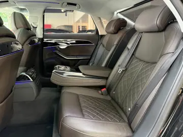 AUDI A8 60 TDI qu Sporpaket Pano HuD B&O StHzg