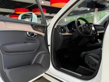 VOLVO XC90 Plus Bright AWD 7-Sitz 360  Head-Up H&K ACC