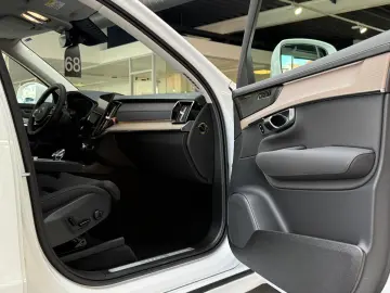 VOLVO XC90 Plus Bright AWD 7-Sitz 360  Head-Up H&K ACC