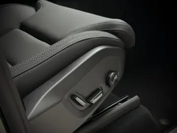 VOLVO XC90 Plus Bright AWD 7-Sitz 360  Head-Up H&K ACC