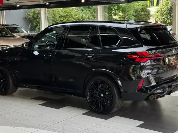 BMW X5 M Competition Pano-Sky Massage Driver´s B&W