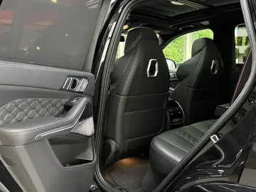 BMW X5 M Competition Pano-Sky Massage Driver´s B&W